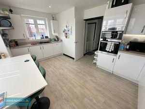Kitchen/Diner- click for photo gallery